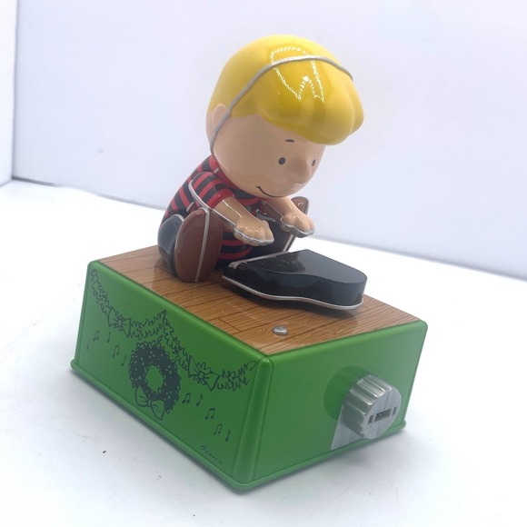 Peanuts Charlie Brown Linus Lucy Christmas Musical Train Set Holiday Works - Picture 5 of 5